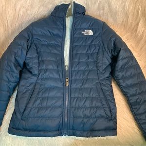 North Face Navy Mossbud Swirl Puffer: Size M 10/12 in US girls *reversible*